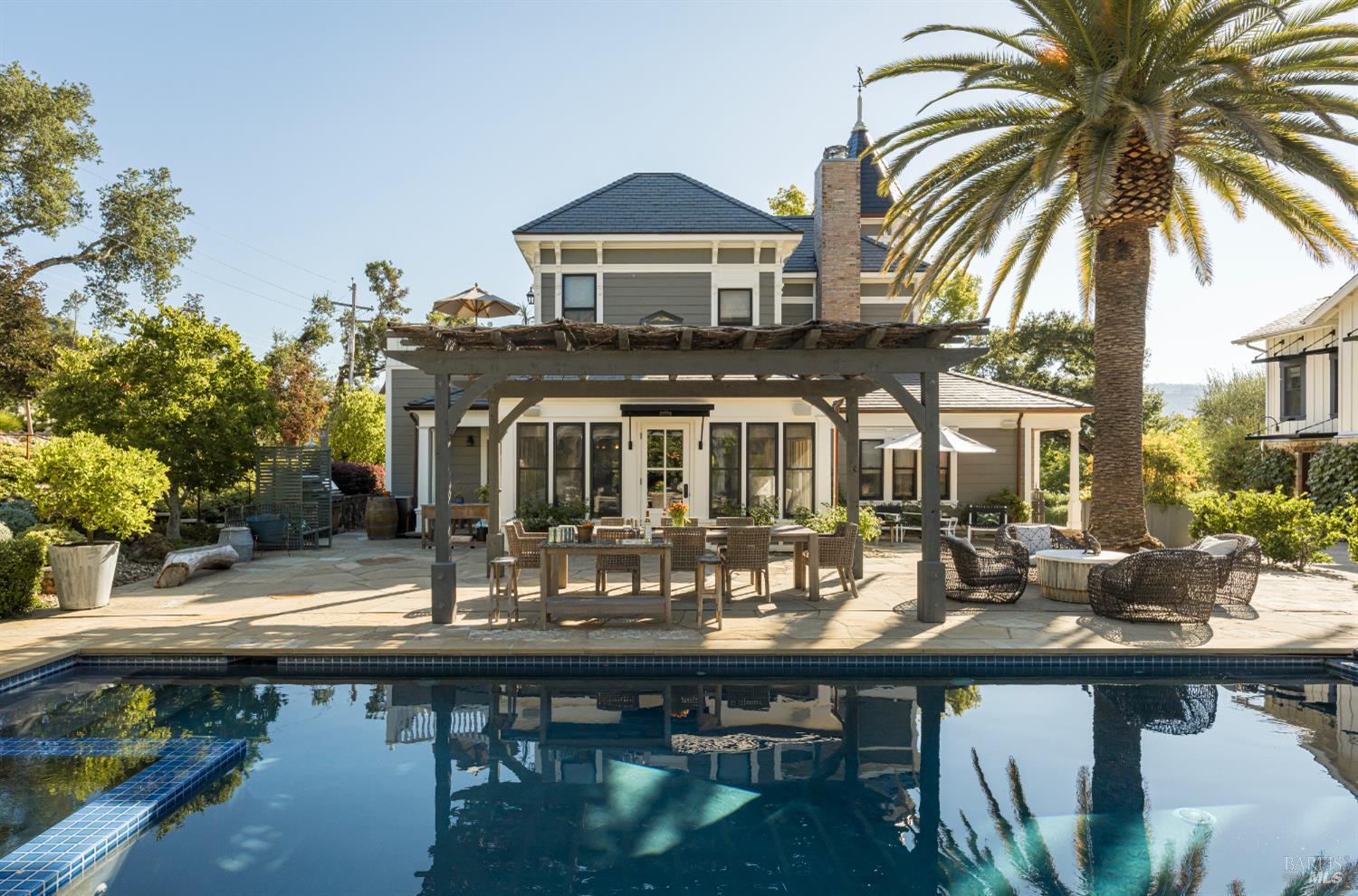 A Neighborhood to Know: St. Helena
